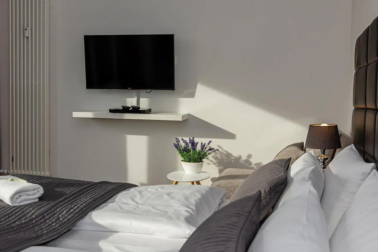 ***** Aparthotel Apartments Rosenthal Residence Berlin Germany